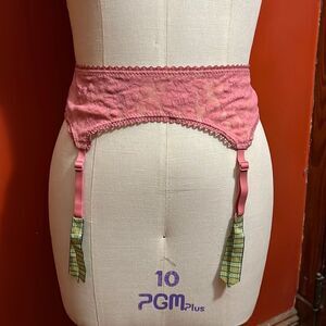 Victoria’s Secret Pink Lace and Green Ribbon Garter Belt Sz XS/S